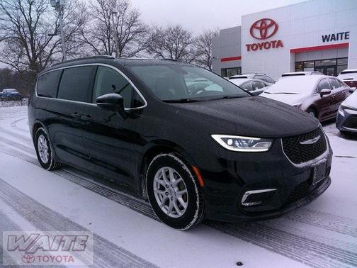 2022 Chrysler Pacifica Touring L