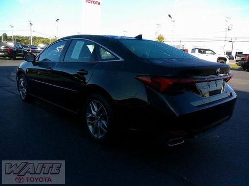2022 Toyota Avalon XLE