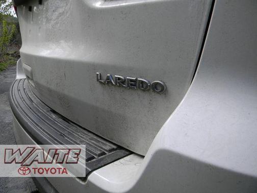 Bright White Clearcoat 2021 Jeep Grand Cherokee Laredo