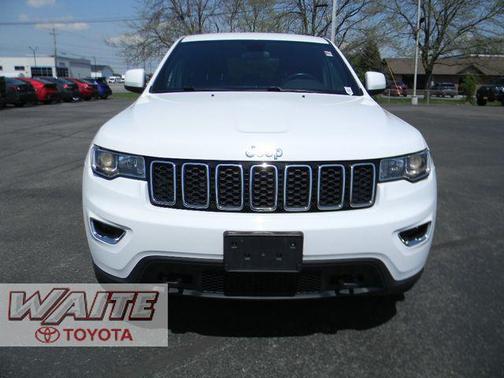 Bright White Clearcoat 2021 Jeep Grand Cherokee Laredo