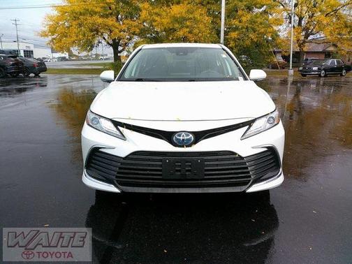 2021 Toyota Camry Hybrid XLE