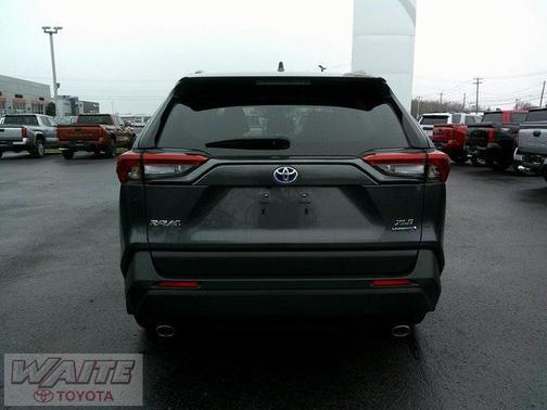 2022 Toyota RAV4 Hybrid XLE