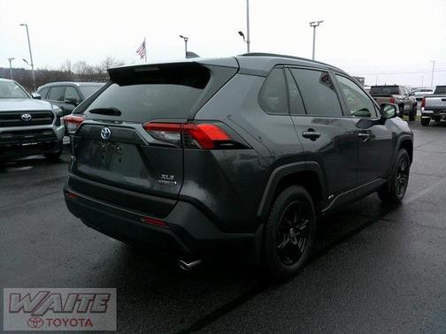 2022 Toyota RAV4 Hybrid XLE