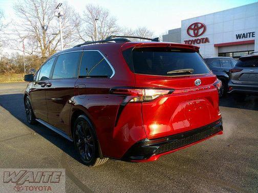 2021 Toyota Sienna XSE 7 Passenger