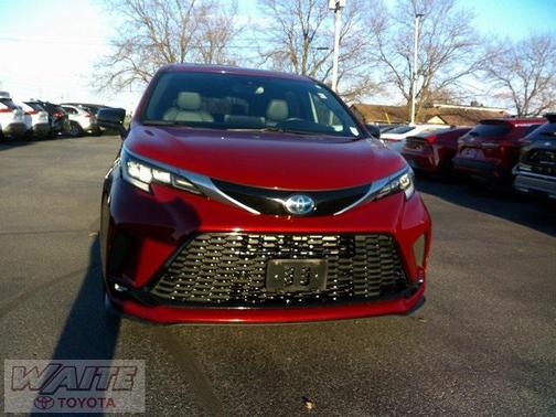 2021 Toyota Sienna XSE 7 Passenger