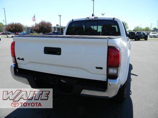 Ice Cap 2023 Toyota Tacoma SR5