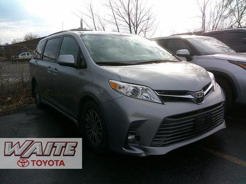 2018 Toyota Sienna XLE