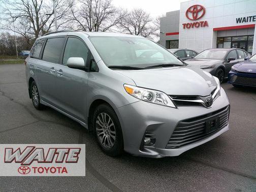 2018 Toyota Sienna XLE