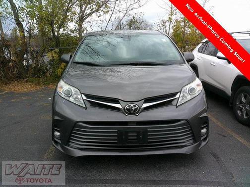 2018 Toyota Sienna XLE