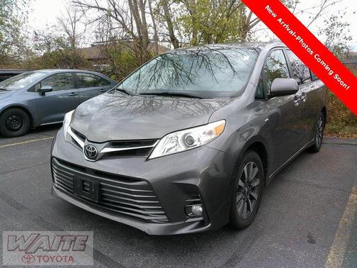 2018 Toyota Sienna XLE