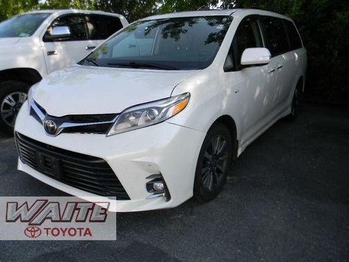 Blizzard Pearl 2020 Toyota Sienna XLE