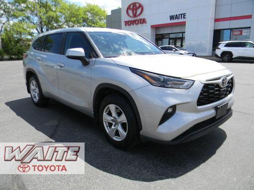 Celestial Silver Metallic 2023 Toyota Highlander LE
