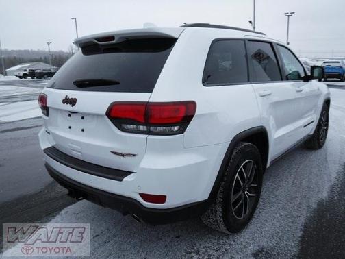 Photo 2 of 31 of 2020 Jeep Grand Cherokee Trailhawk