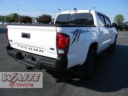 Ice Cap 2023 Toyota Tacoma SR5