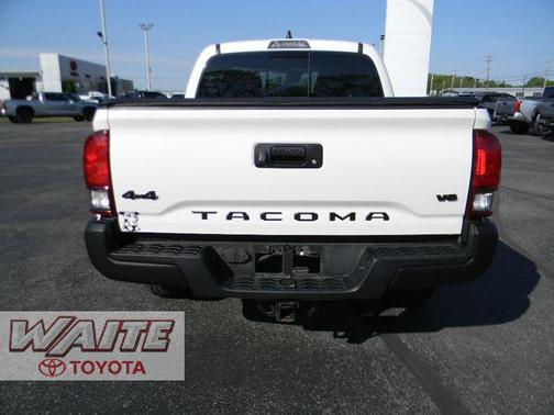 Ice Cap 2023 Toyota Tacoma SR5