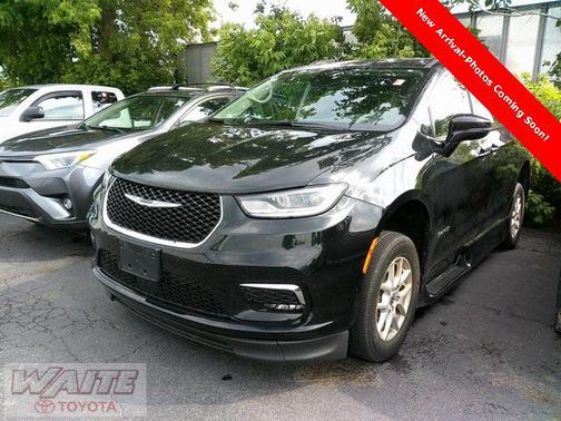 2022 Chrysler Pacifica Touring L