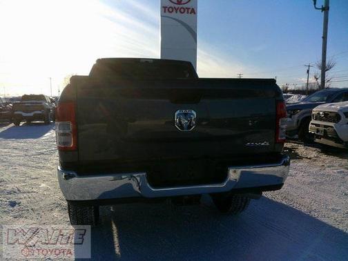 2024 RAM 2500 Tradesman Crew Cab 4x4 6'4' Box