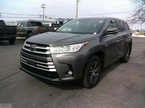 Predawn Gray Mica 2018 Toyota Highlander LE Plus