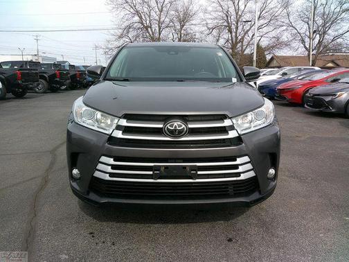 Predawn Gray Mica 2018 Toyota Highlander LE Plus