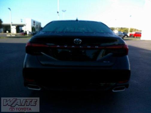 2022 Toyota Avalon XLE