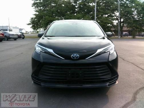 2021 Toyota Sienna LE