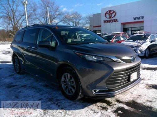 2022 Toyota Sienna XLE