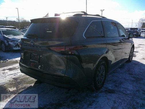 2022 Toyota Sienna XLE