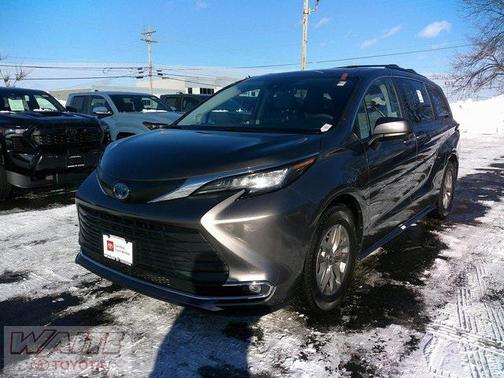 2022 Toyota Sienna XLE