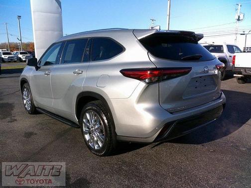 2022 Toyota Highlander Limited