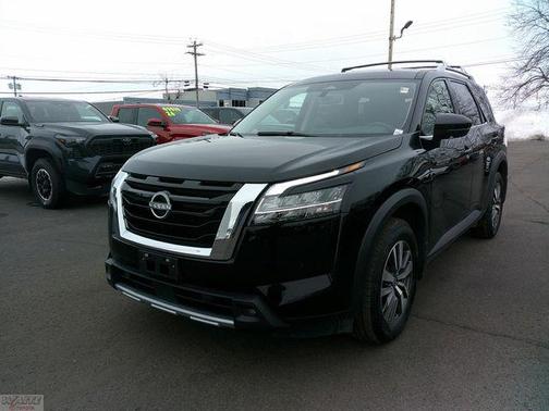 2024 Nissan Pathfinder SL 4WD