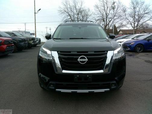 2024 Nissan Pathfinder SL 4WD