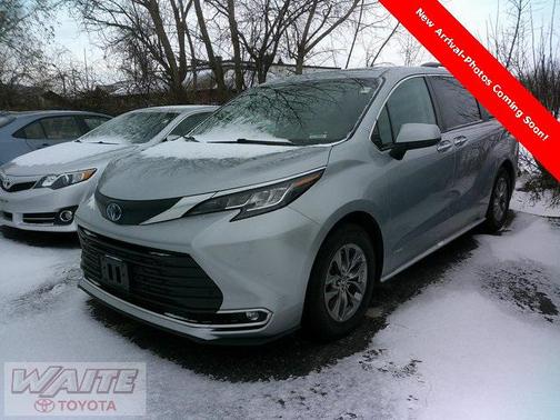 2021 Toyota Sienna XLE 8 Passenger