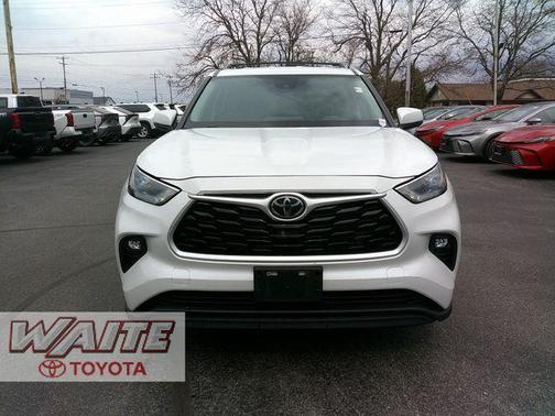 Wind Chill Pearl 2023 Toyota Highlander LE