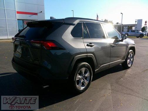 2022 Toyota RAV4 Hybrid LE