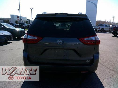 2019 Toyota Sienna XLE Premium