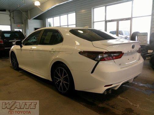 2024 Toyota Camry Hybrid SE