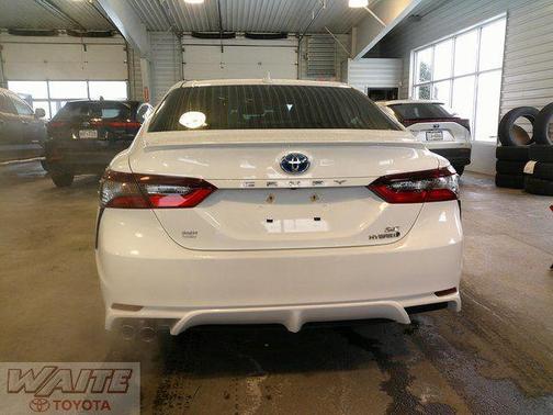 2024 Toyota Camry Hybrid SE