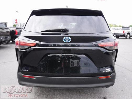 2021 Toyota Sienna XLE 7 Passenger
