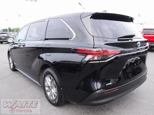 2021 Toyota Sienna XLE 7 Passenger