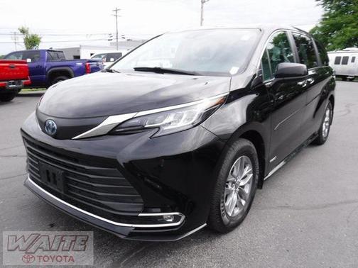 2021 Toyota Sienna XLE 7 Passenger