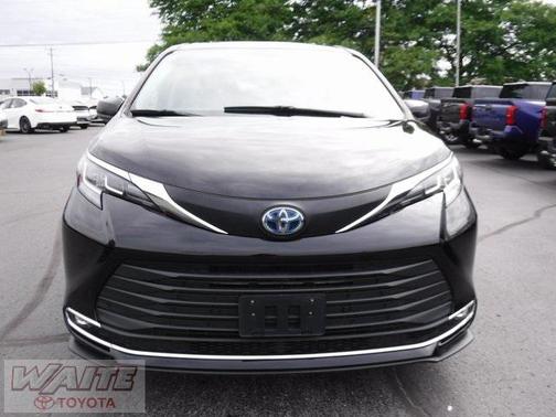 2021 Toyota Sienna XLE 7 Passenger
