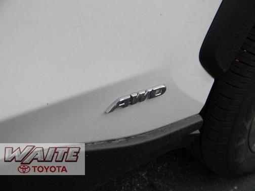 Ice Cap 2025 Toyota RAV4 Hybrid LE