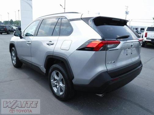2022 Toyota RAV4 Hybrid XLE