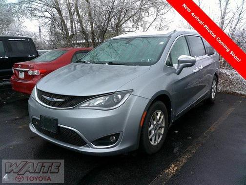 2020 Chrysler Pacifica Touring L