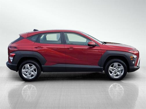 2024 Hyundai KONA SE