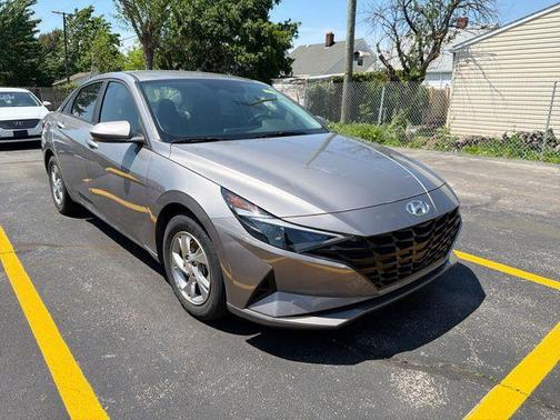 Metal 2023 Hyundai ELANTRA SE