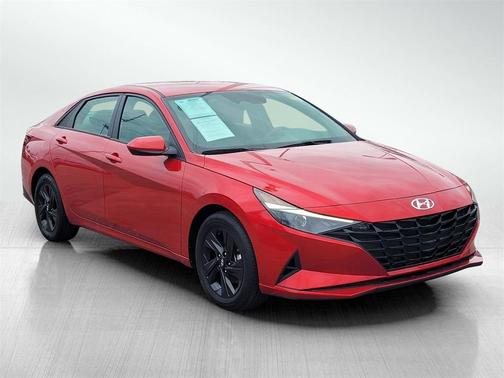 2022 Hyundai ELANTRA SEL