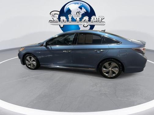 2016 Hyundai SONATA Hybrid Limited