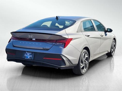 2025 Hyundai ELANTRA HEV SEL Sport