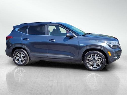 2022 Kia Seltos EX
